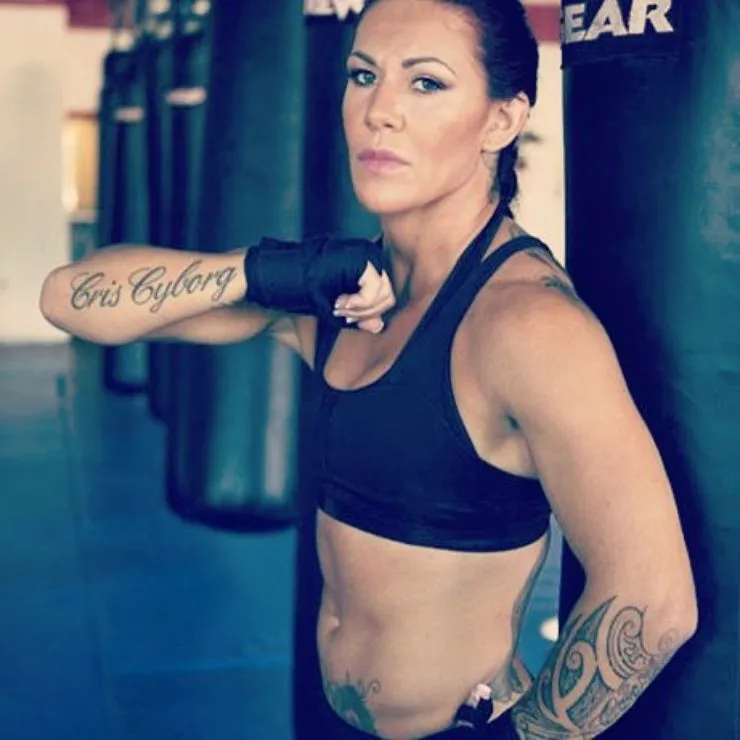 who-is-the-richest-female-ufc-fighter